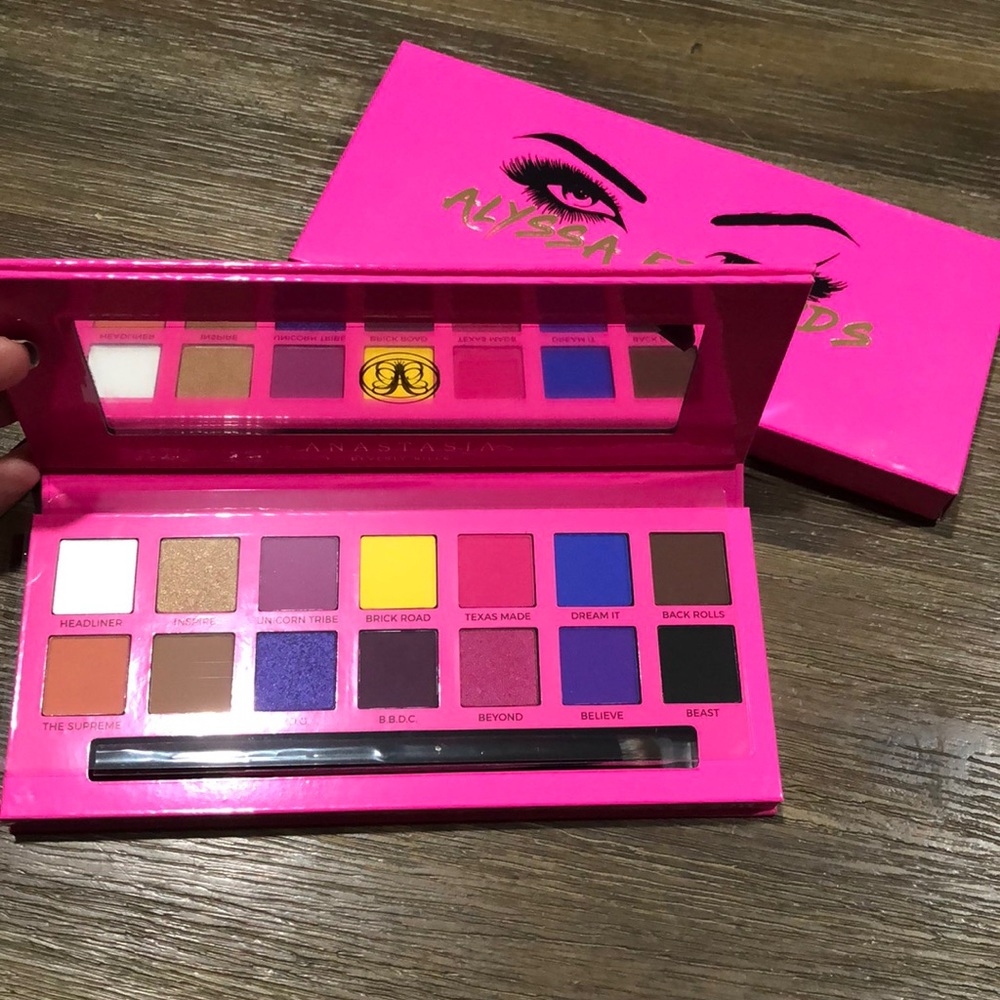 Anastasia Alyssa Edwards eyeshadow palette NIB